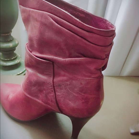 Boots - Picture 4 of 6